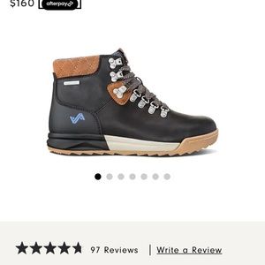 Womens Forsake hiking boot. Only worn a few times.